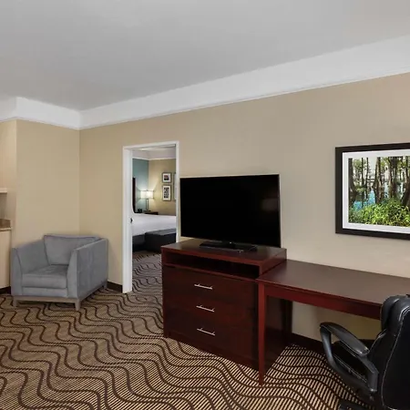 La Quinta By Wyndham Houma Hotel